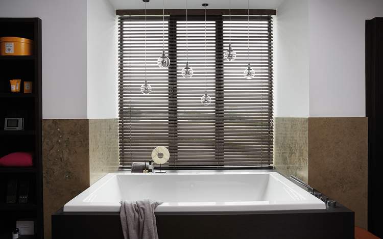 How To Choose The Perfect Bathroom Blinds