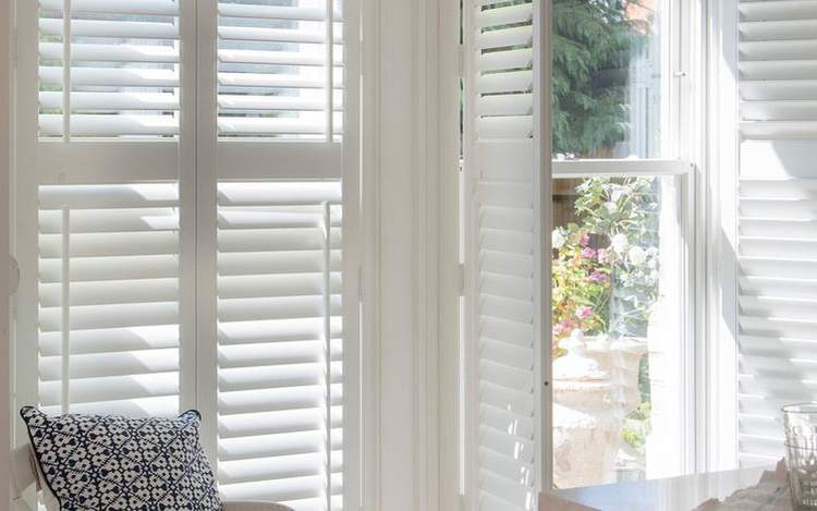 White Wooden Blind Ideas For Classic Interiors Style